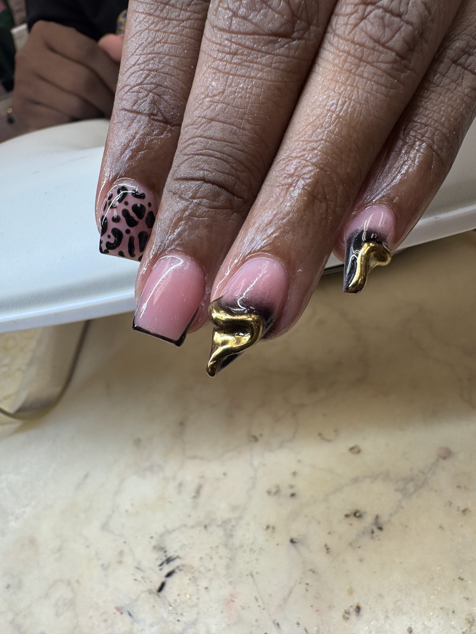 Platinum Pinkyz nail photo 6