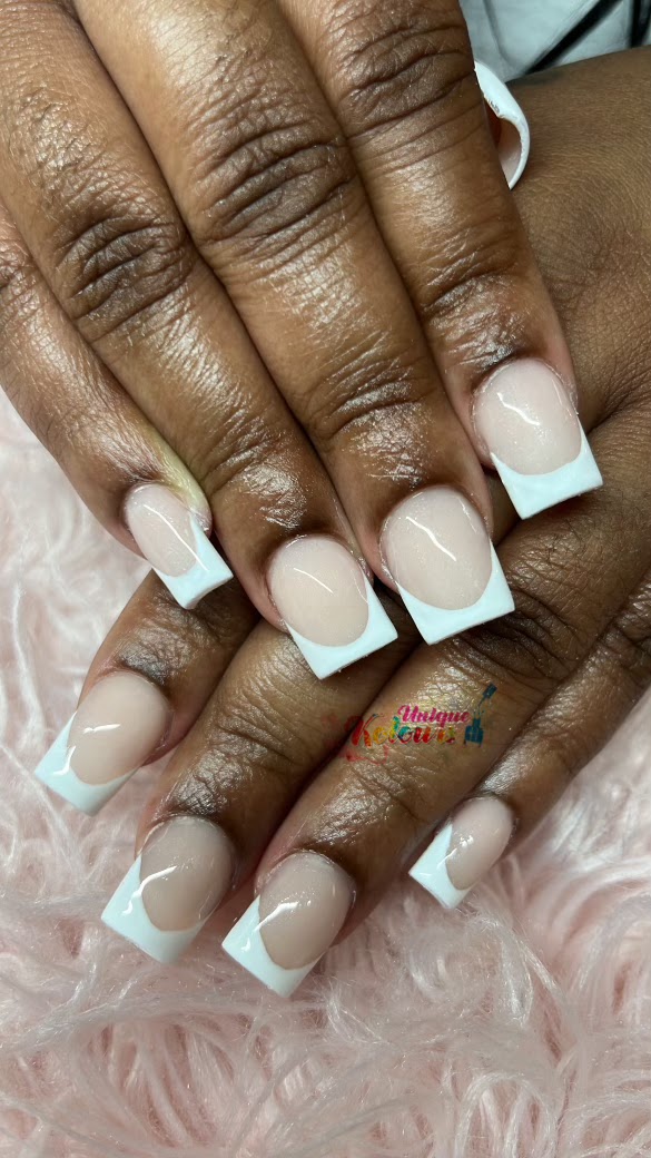 Platinum Pinkyz nail photo 7